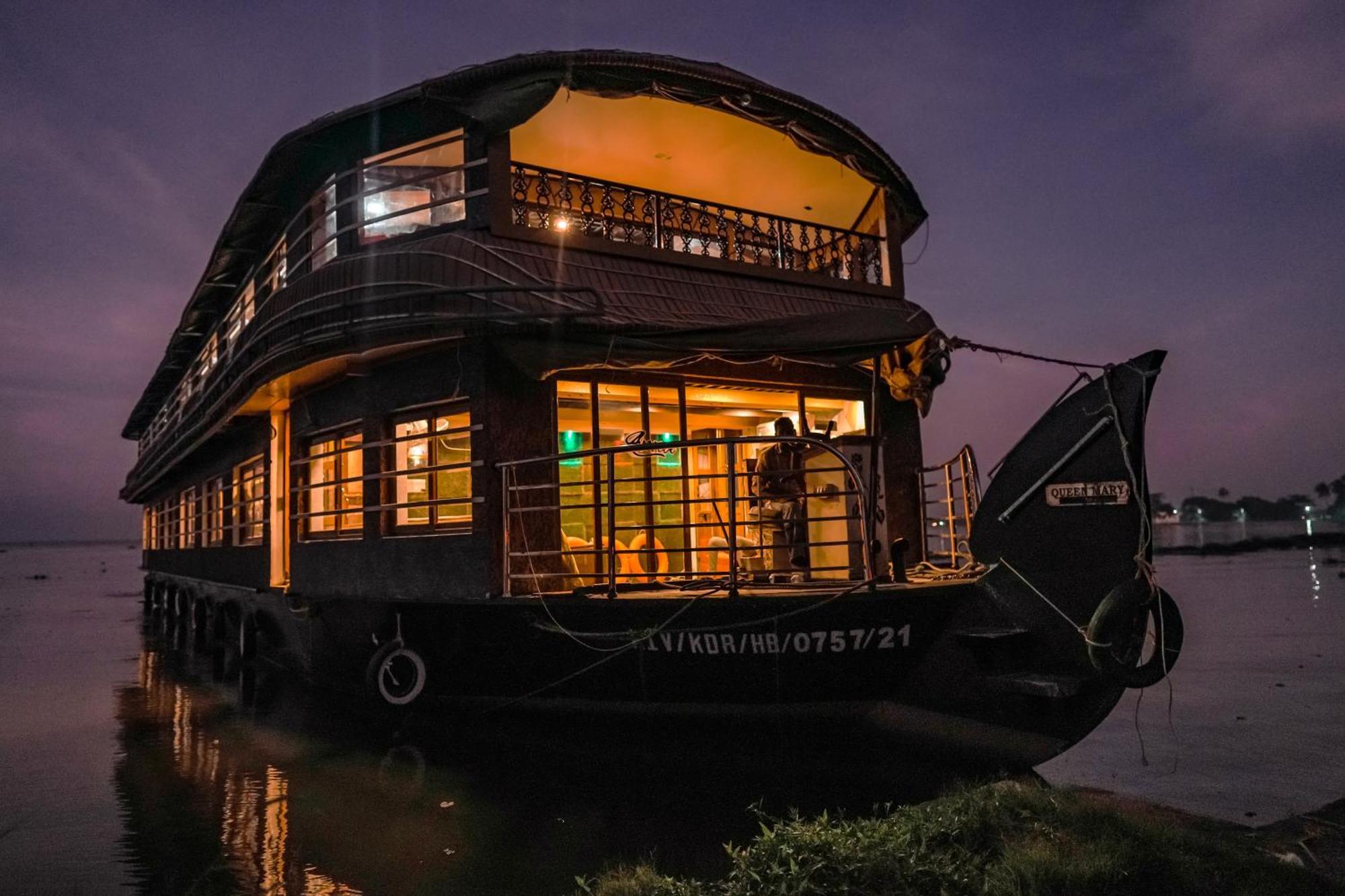 Venice Premium Houseboats Alleppey Alappuzha Экстерьер фото