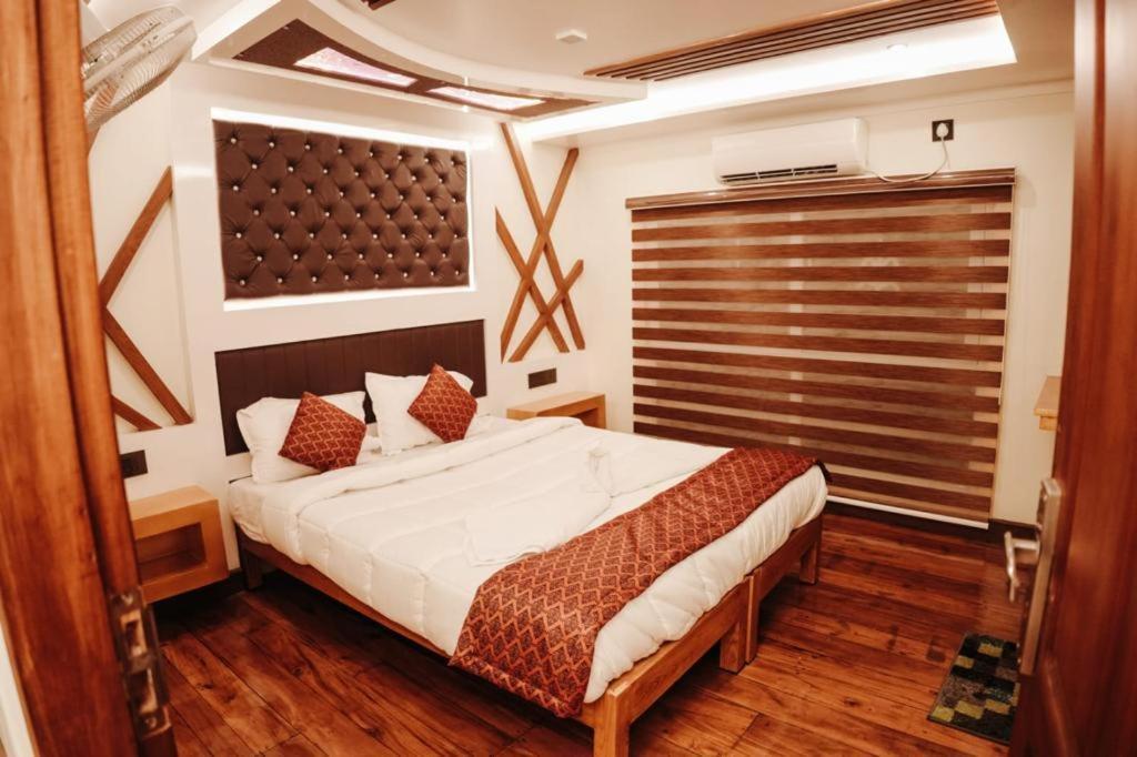 Venice Premium Houseboats Alleppey Alappuzha Экстерьер фото