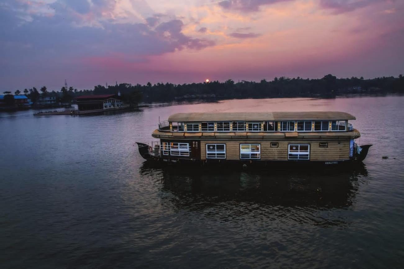 Venice Premium Houseboats Alleppey Alappuzha Экстерьер фото