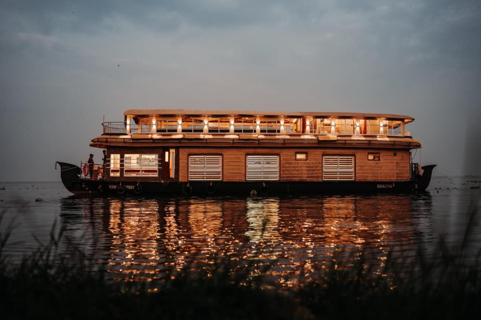 Venice Premium Houseboats Alleppey Alappuzha Экстерьер фото